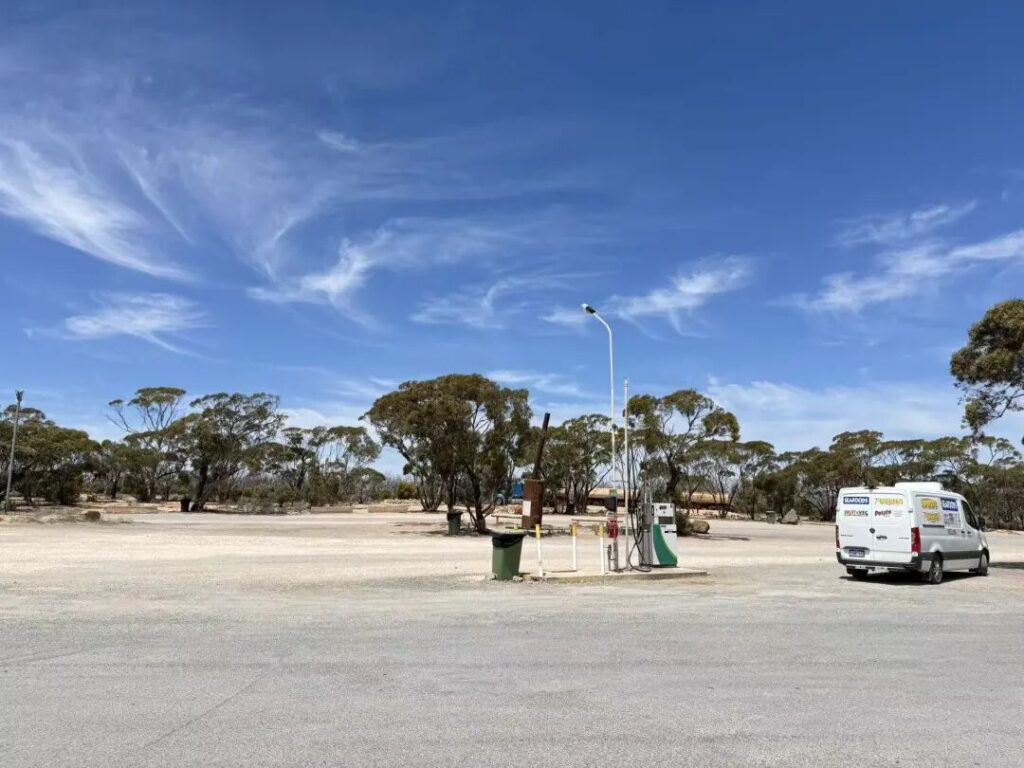 Nullarbor Roadhouse加油站
