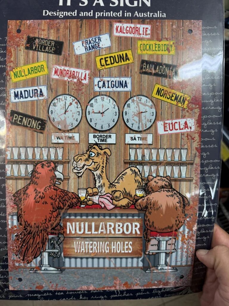 Nullarbor Watering Holes纪念品展示三个时区时钟